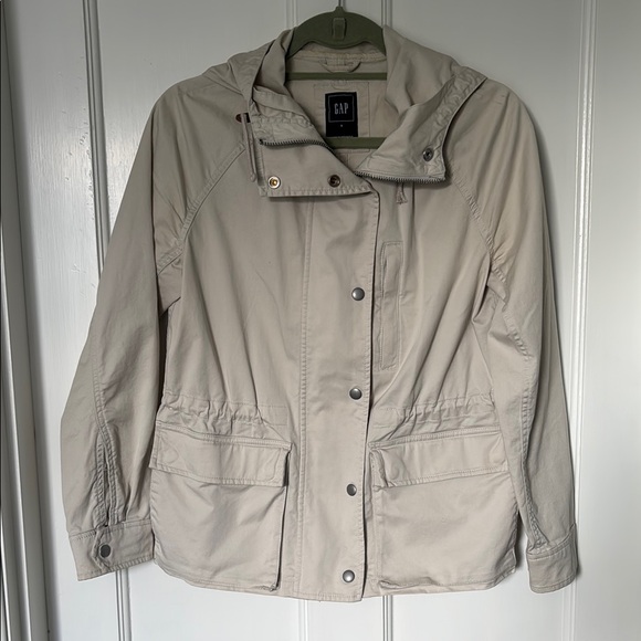 GAP Cream Utility Jacket with Relaxed Fit and Long Sleeves - Picture 1 of 3